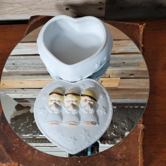 Hallmark Bisque Trinket Box - Heart-Shaped - Trio of Praying Angels - Picture 6 of 8
